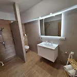 Апартаменты Gvacic House *