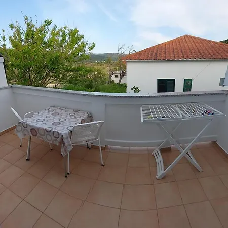 Gvacic House *