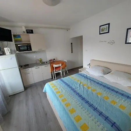 Gvacic House *