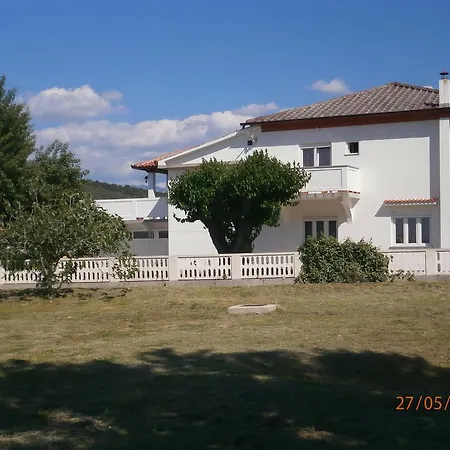 アパート Gvacic House