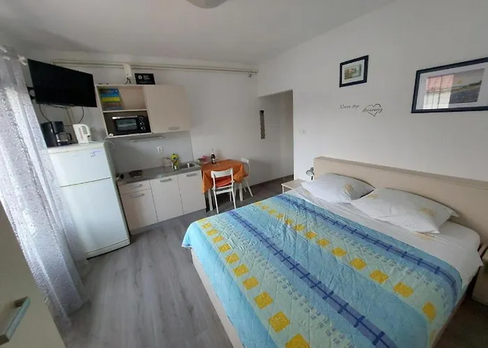 Gvacic House *